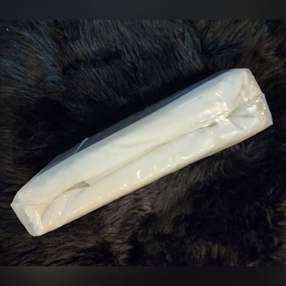 Duvet Cover Set Bedsure Solid Ivory - Queen Size - Picture 7 of 9